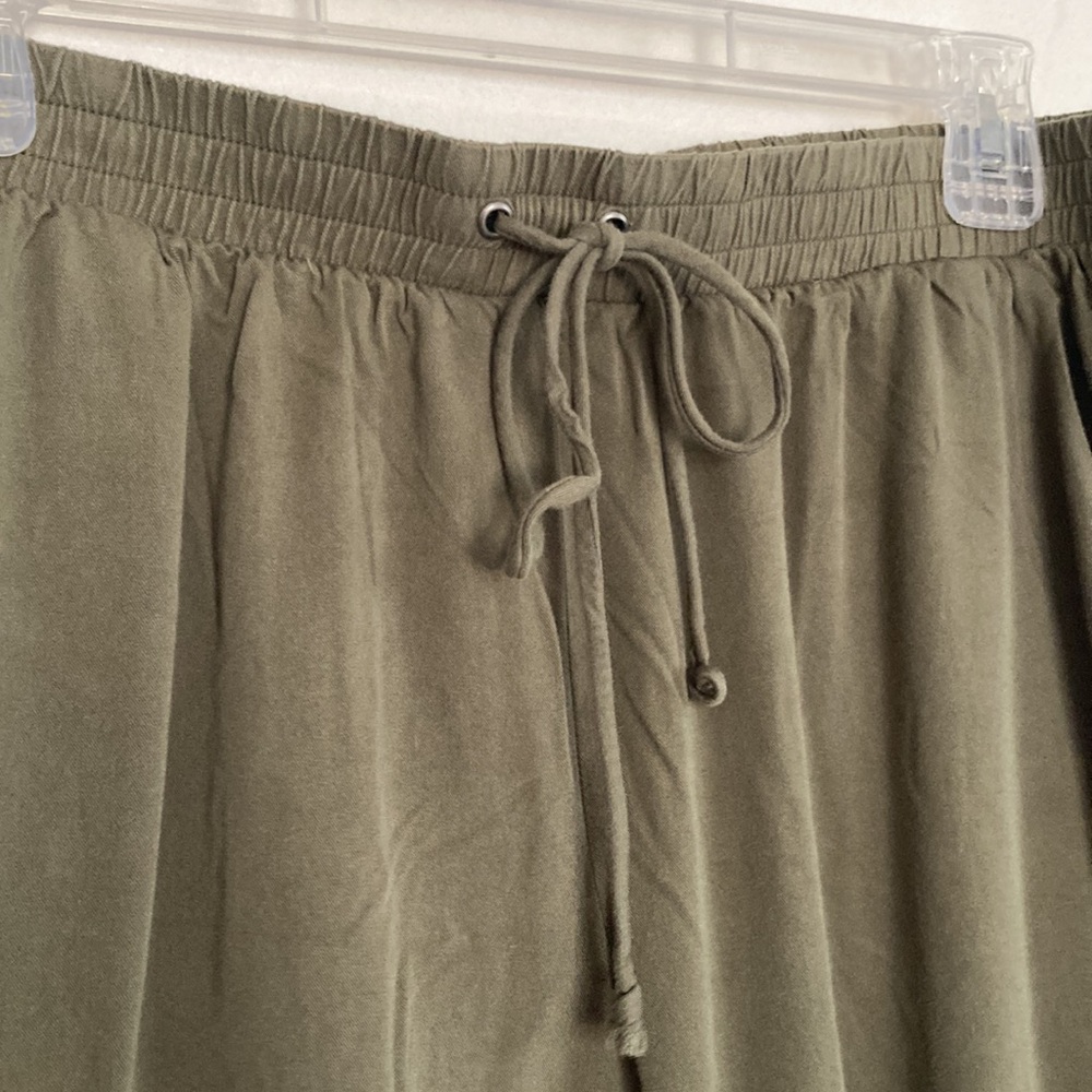 🖤 Socialite Junior’s Olive Joggers w/ Elastic Waistband (size L) - Picture 3 of 8